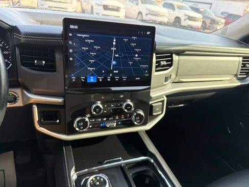 Used 2022 Ford Expedition XLT RWD image 34