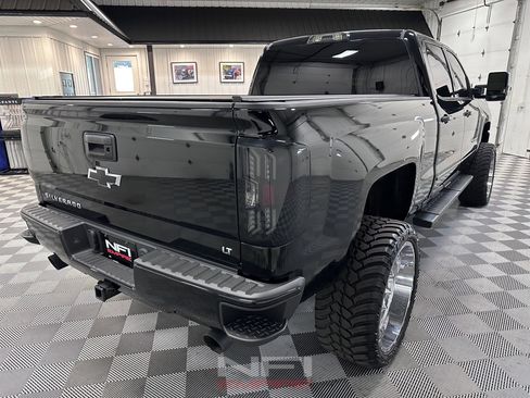 Used 2017 Chevrolet Silverado 1500 LT w/ All Star Edition AWD/4WD image 8