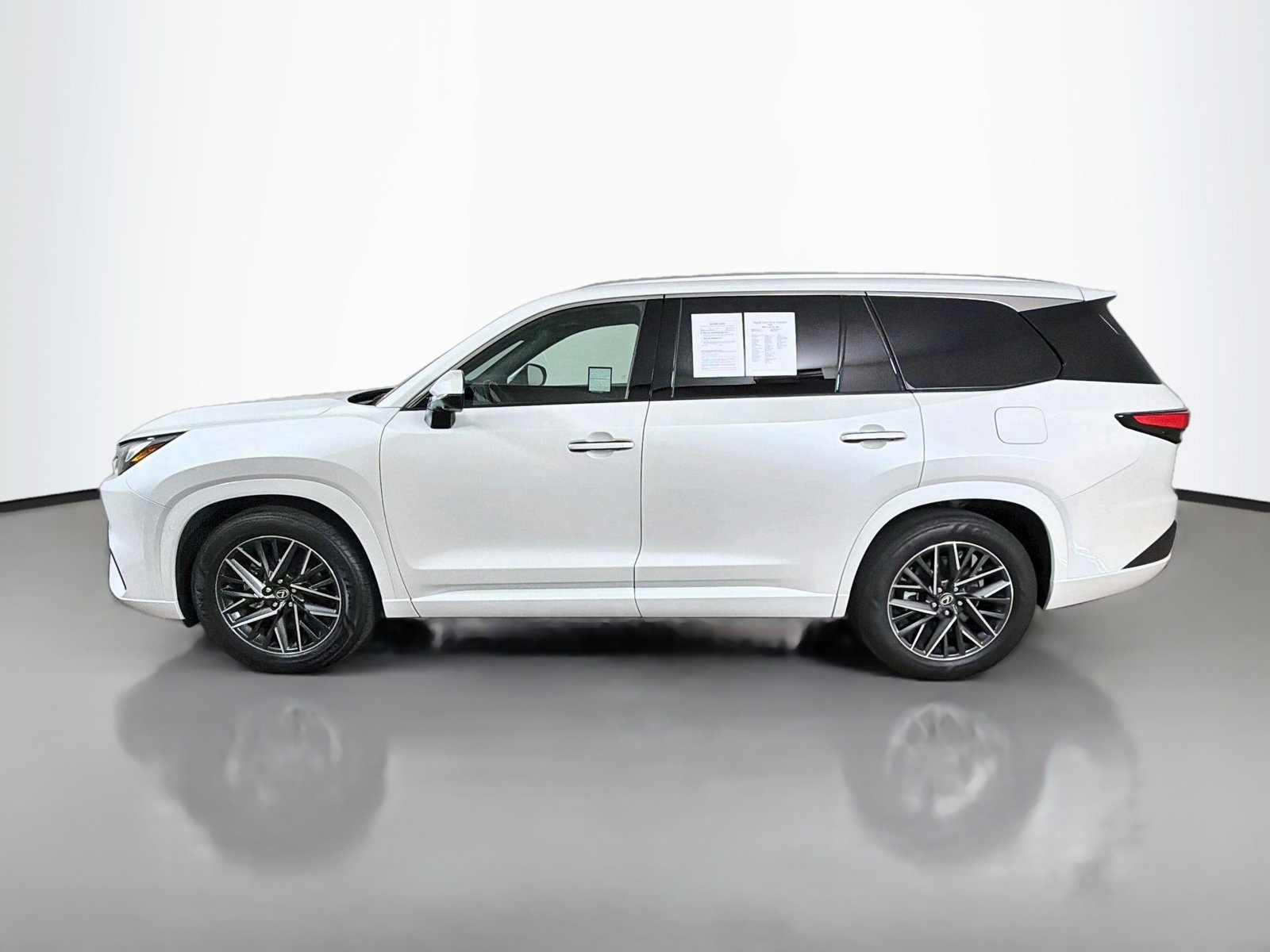 Used 2025 Lexus TX 350 FWD image 2