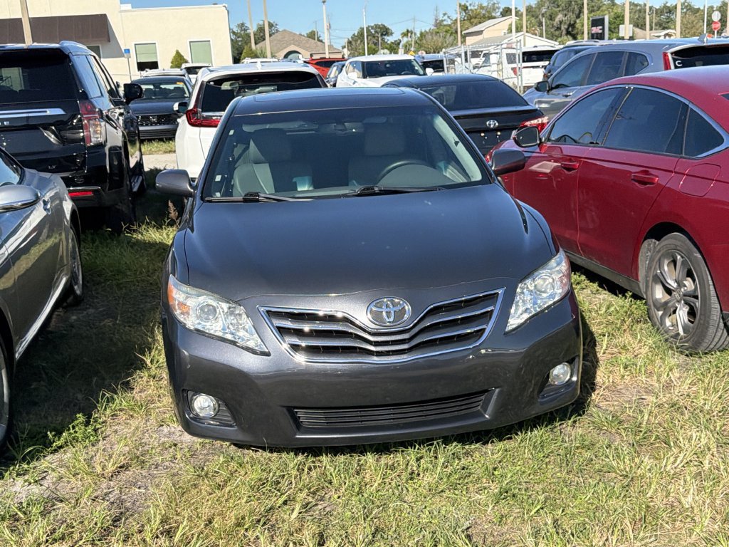 Used 2010 Toyota Camry XLE FWD image 3
