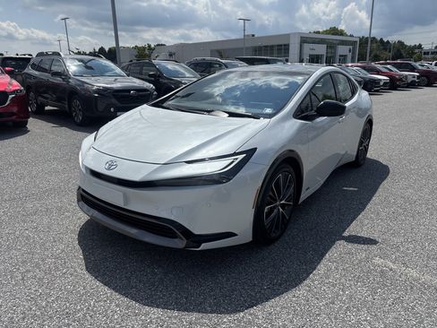 Used 2025 Toyota Prius Limited w/ Limited Premium Package AWD/4WD image 18