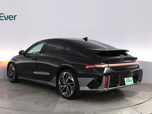 Used 2023 Hyundai Ioniq 6 Limited image 14