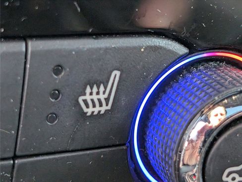 Used 2023 Buick Enclave Essence w/ Experience Buick Package image 24