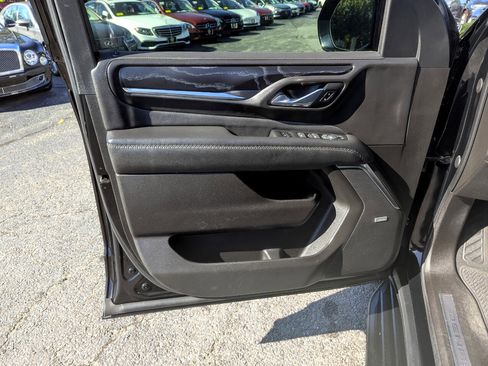 Used 2021 GMC Yukon XL Denali image 12