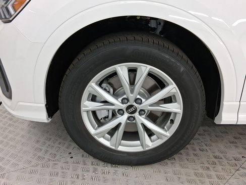 New 2025 Audi Q3 2.0T Premium w/ Convenience Package image 11