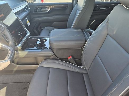 New 2026 GMC Yukon XL Elevation image 17