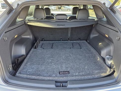 Used 2023 Volkswagen Atlas Cross Sport SE image 3