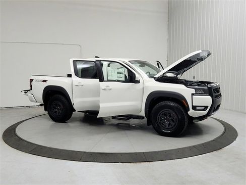 New 2026 Nissan Frontier PRO-4X w/ Pro-4x Convenience Package image 9