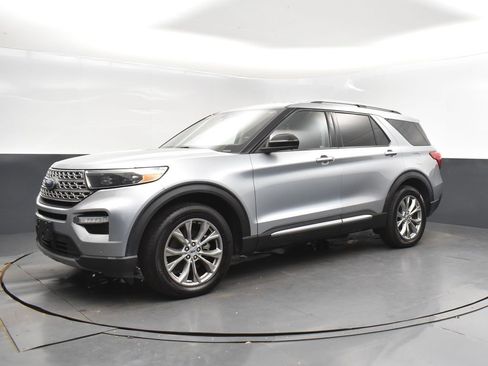 Used 2022 Ford Explorer Limited image 3