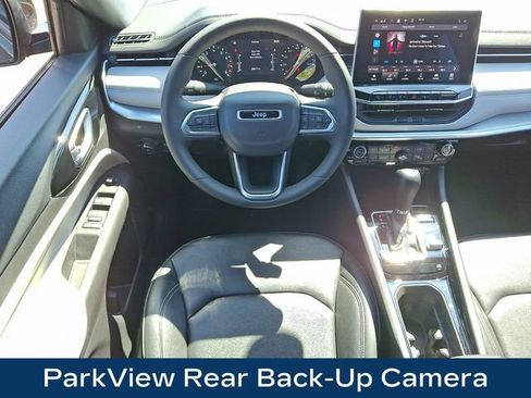 Used 2025 Jeep Compass Limited AWD/4WD image 3
