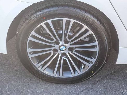 Used 2020 BMW 530i w/ Premium Package image 12