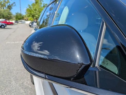 Used 2024 Lincoln Nautilus Reserve image 11