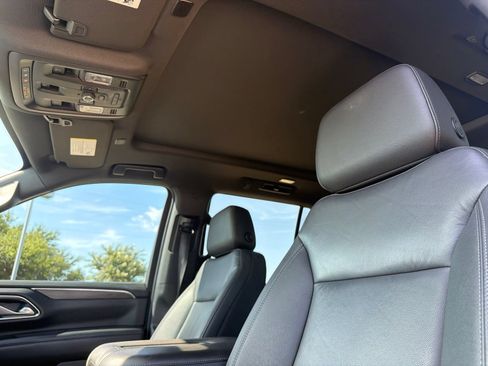 Used 2022 Chevrolet Tahoe Z71 w/ Luxury Package AWD/4WD image 8