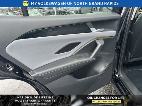 New 2026 Volkswagen Tiguan SE image 13