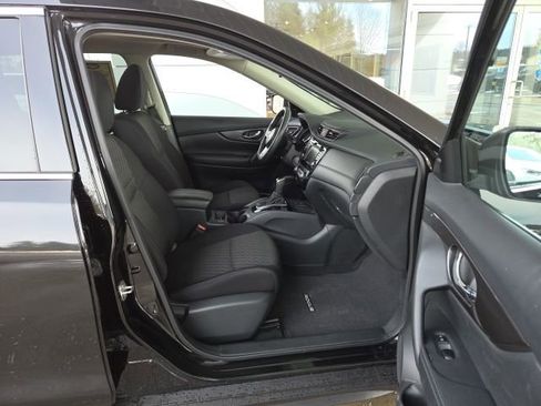 Used 2020 Nissan Rogue SV image 44