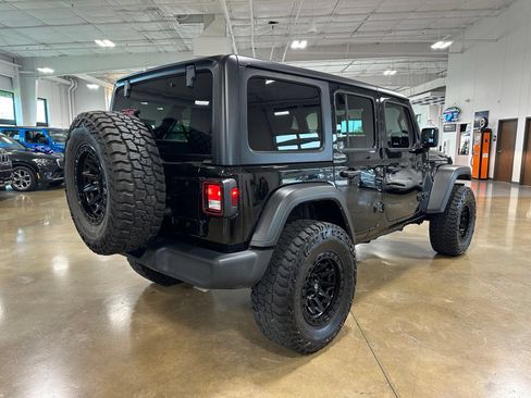 Used 2022 Jeep Wrangler Unlimited Sport AWD/4WD image 7