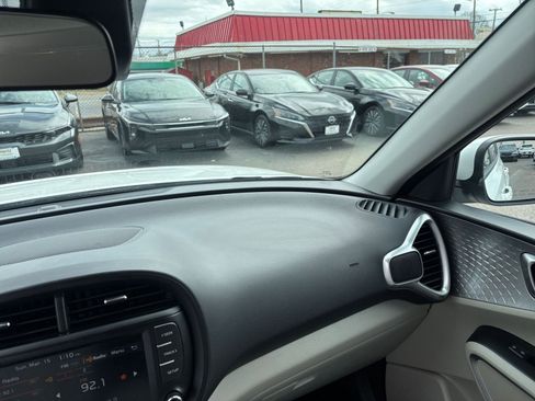 Used 2025 Kia Soul LX w/ LX Technology Package image 35