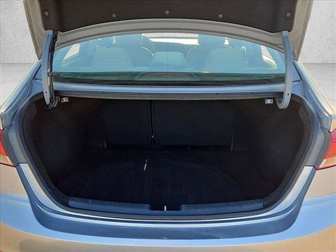 Used 2017 Hyundai Elantra SE FWD image 6