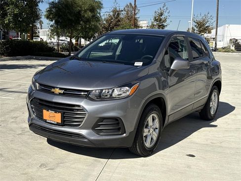 Used 2020 Chevrolet Trax LS w/ Tint and Cruise Package image 7