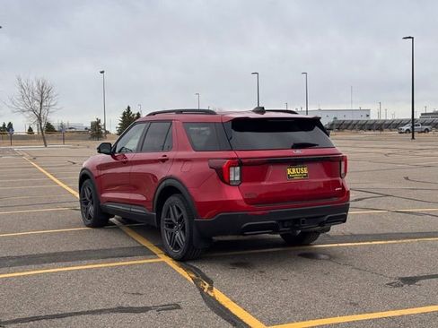 Used 2025 Ford Explorer ST-Line w/ ST-Line Street Pack image 36