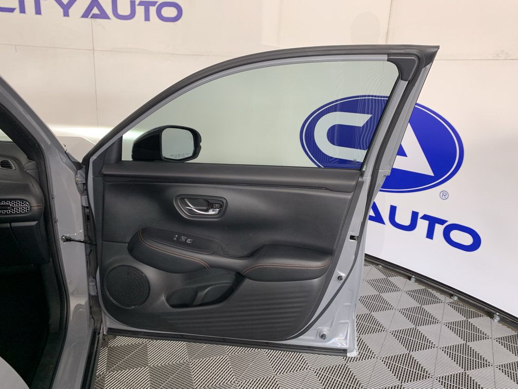 Used 2025 Honda HR-V Sport image 37