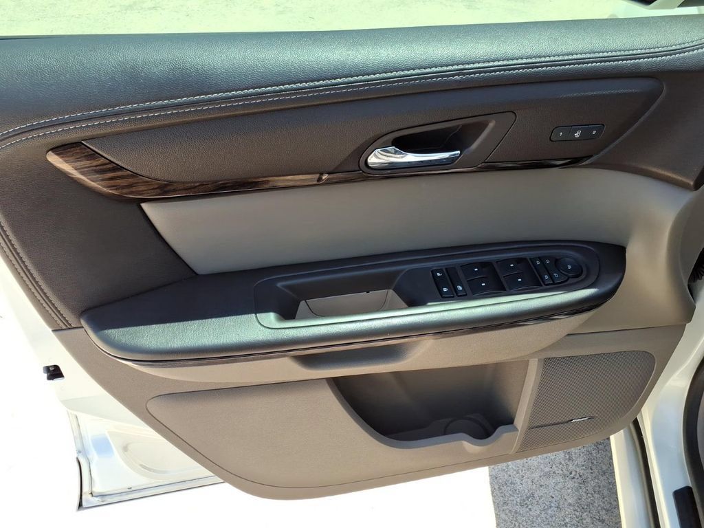 Used 2015 GMC Acadia Denali FWD image 17