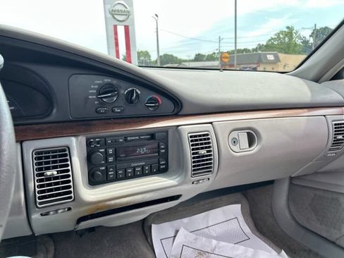 Used 1998 Oldsmobile 88 FWD image 30