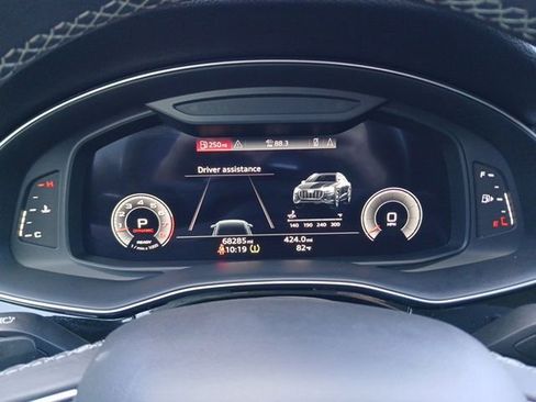 Used 2022 Audi Q8 Premium Plus image 24