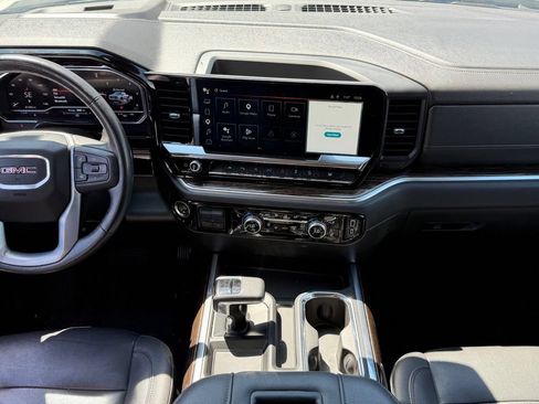 Used 2022 GMC Sierra 1500 Elevation w/ Elevation Premium Package AWD/4WD image 10