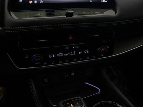 Used 2024 Nissan Rogue Platinum w/ Platinum Premium Package image 36