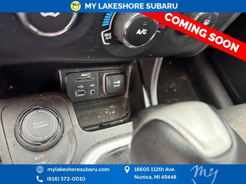 Used 2014 Jeep Cherokee Sport AWD/4WD image 11