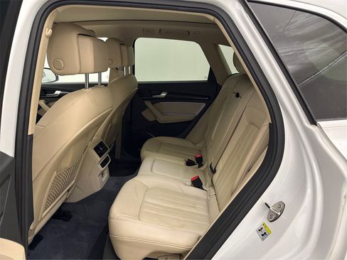 Used 2019 Audi Q5 2.0T Premium w/ Convenience Package image 16