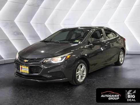 Used 2017 Chevrolet Cruze LT w/ Convenience Package image 1