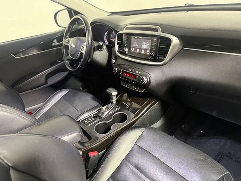 Used 2020 Kia Sorento EX AWD/4WD image 26