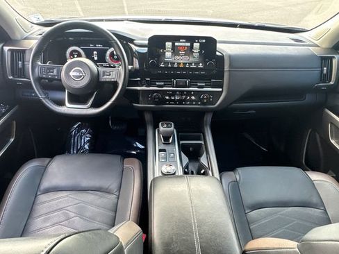Used 2025 Nissan Pathfinder Platinum w/ Cargo Package AWD/4WD image 23