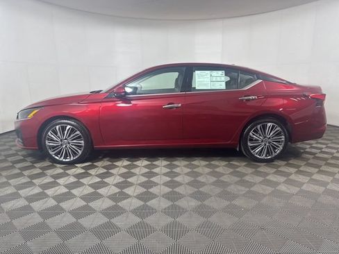 Used 2024 Nissan Altima 2.5 SL AWD/4WD image 7