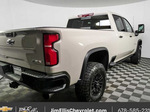 New 2026 Chevrolet Silverado 2500 ZR2 AWD/4WD image 3