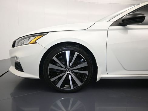 Certified 2021 Nissan Altima 2.0 SR FWD image 9