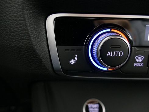 New 2025 Audi Q3 2.0T Premium Plus image 21