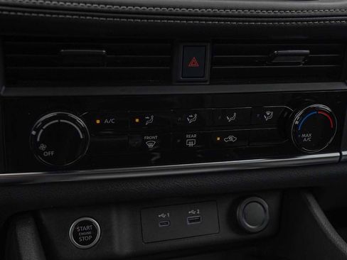 Used 2021 Nissan Rogue S image 19