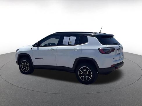 Used 2025 Jeep Compass Trailhawk AWD/4WD image 10