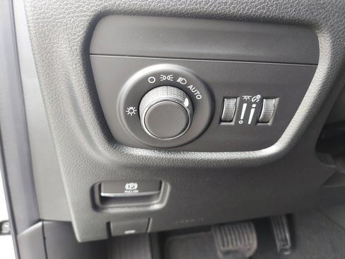 Certified 2026 Jeep Grand Cherokee Laredo AWD/4WD image 25