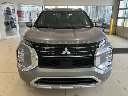 Used 2022 Mitsubishi Outlander SEL image 2
