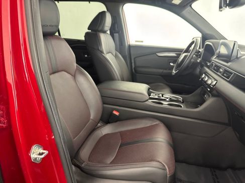 Certified 2025 Honda Pilot Black Edition image 22