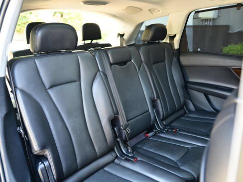 Used 2017 Audi Q7 3.0T Premium Plus w/ Premium Plus Package AWD/4WD image 13