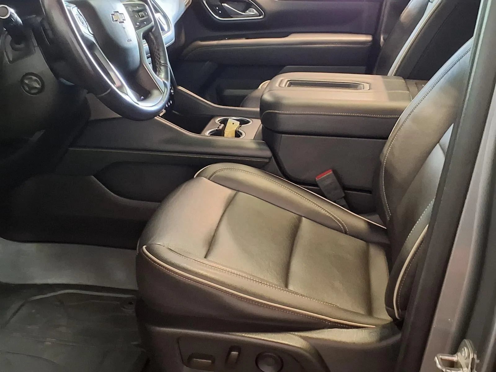 Used 2021 Chevrolet Suburban Premier AWD/4WD image 18