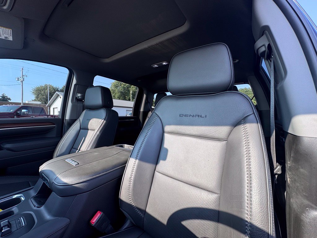 Used 2026 GMC Sierra 3500 Denali AWD/4WD image 13