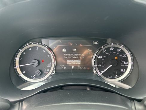 Used 2024 Toyota Highlander XLE image 10