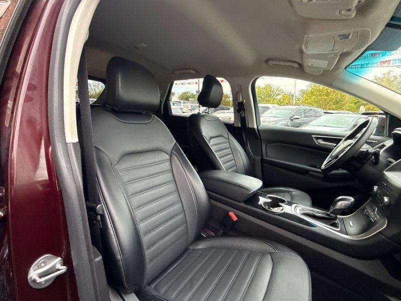 Used 2018 Ford Edge SEL w/ Equipment Group 201A AWD/4WD image 18