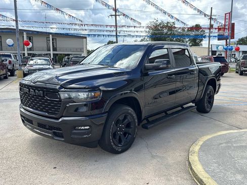 Used 2025 RAM 1500 Big Horn AWD/4WD image 3